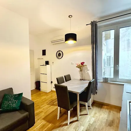 Romeo Apartment *